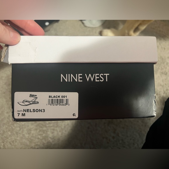 NEW Women’s size 9 1/2 Nine West sandals. Sent wrong size box, these are 9 1/2! - Picture 3 of 6